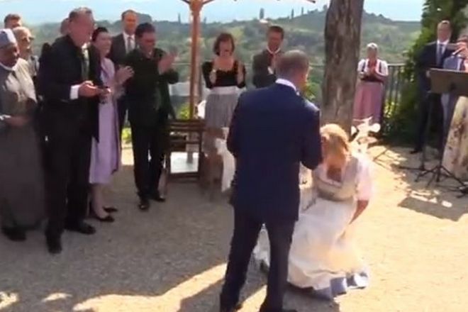 Бившата австрийска министърка на външните работи Карин Кнайсъл е сред